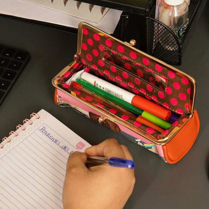 KISS LOCK MAKEUP CASE