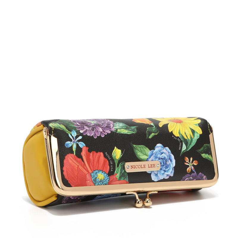 KISS LOCK MAKEUP CASE
